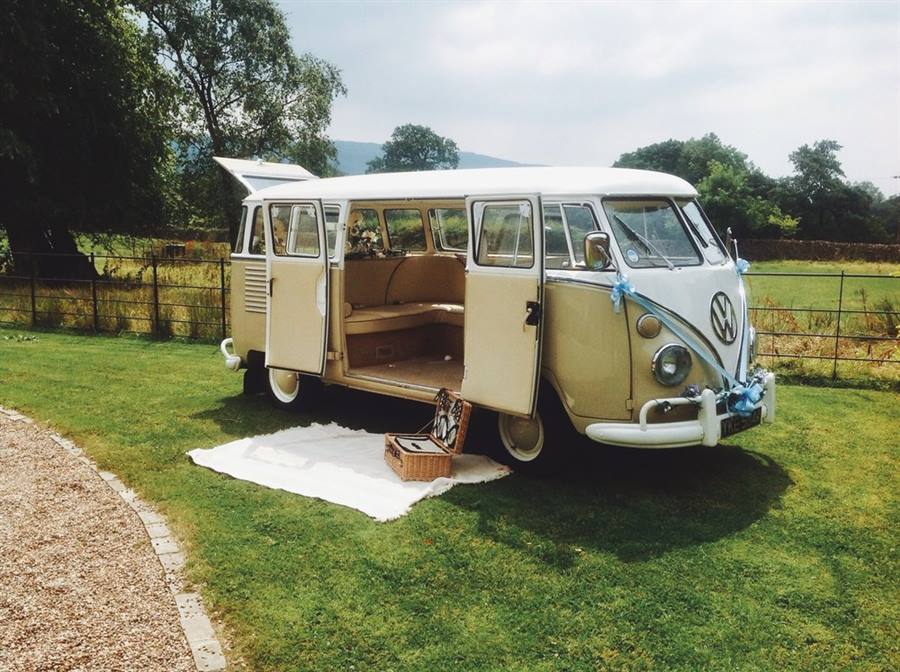 Wedding Cars Lovely couple and a great car for their wedding in ...