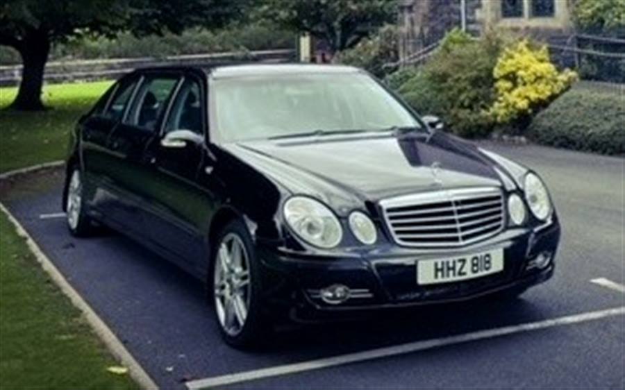 Mercedes Limousine