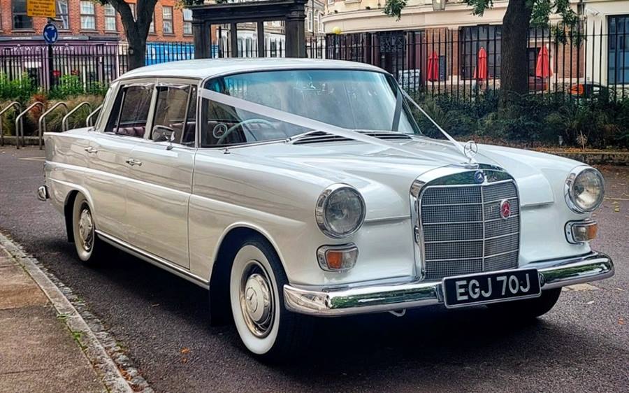 Mercedes 200 Fintail white 1967