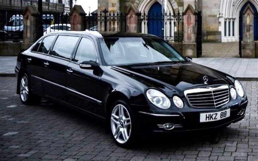 Mercedes Limousine