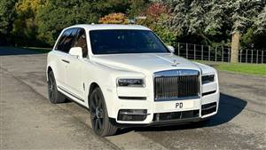 Rolls Royce Cullinan Wedding car. Click for more information.