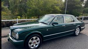 Bentley Arnage Red Label Wedding car. Click for more information.