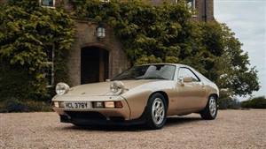 Porsche 928S Wedding car. Click for more information.